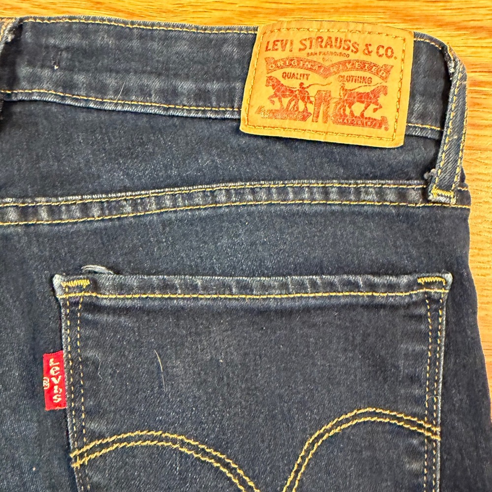 Levis 711 Skinny Jeans Womens 29 Dark Wash Blue Denim Mid Rise Stretch 188810012 - Picture 4 of 11